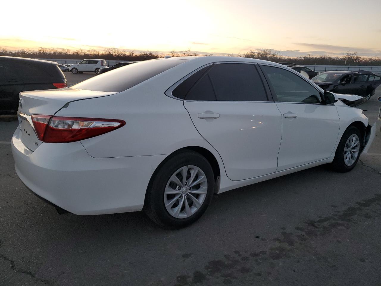 Image 3 of 2015 TOYOTA CAMRY LE 2015 with VIN 4T4BF1FK2FR462035
