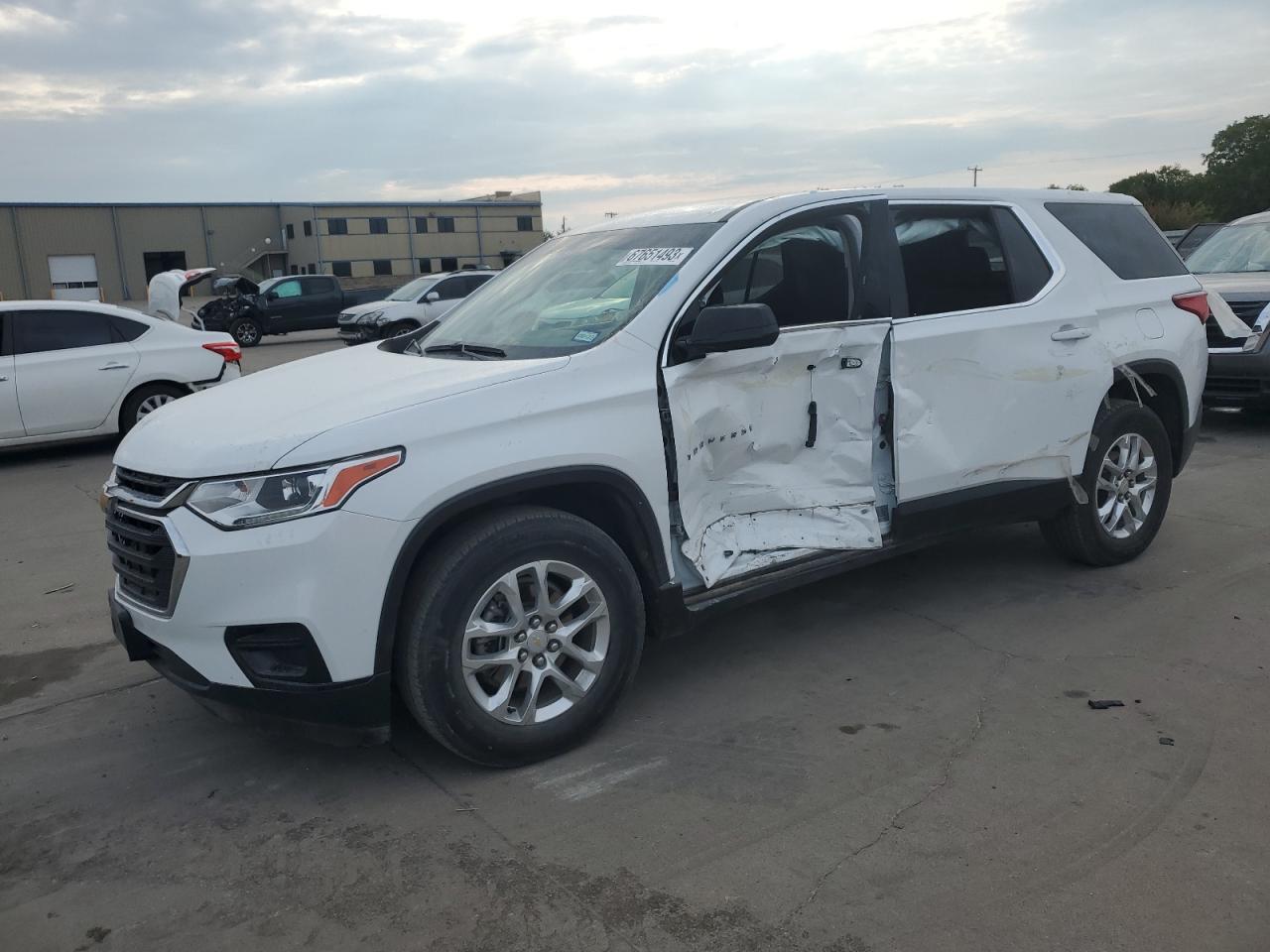 Obraz 1 z 2020 CHEVROLET TRAVERSE LS 2020 z VIN 1GNERFKW5LJ307038
