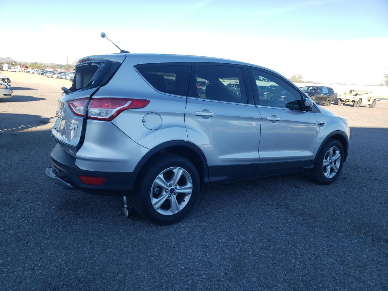 Image 3 of 2015 FORD ESCAPE SE 2015 with VIN 1FMCU0G96FUB95783