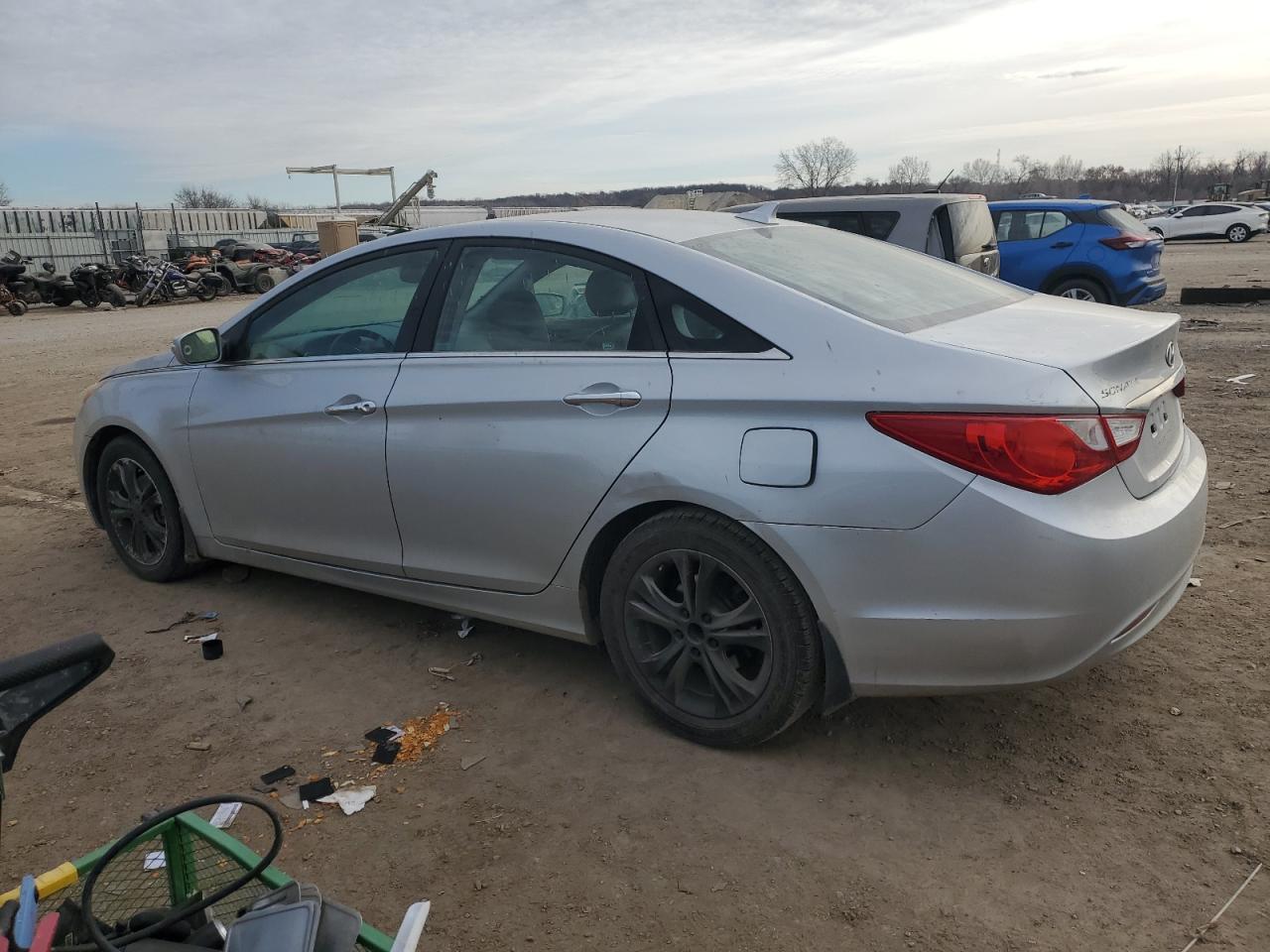 Image 2 of 2011 HYUNDAI SONATA SE 2011 with VIN 5NPEC4AC8BH131180