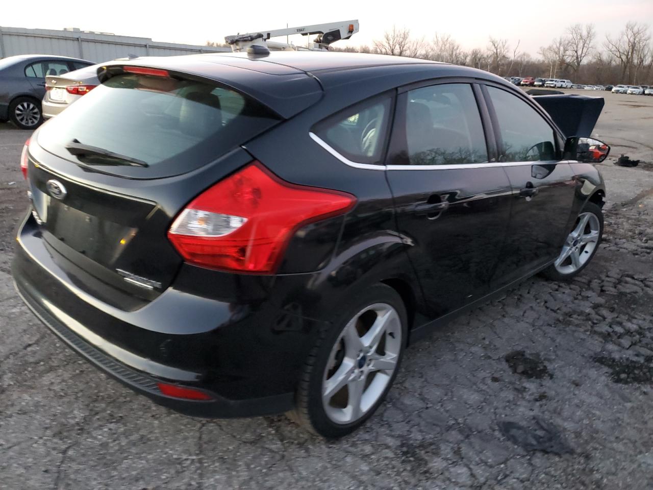 Image 3 of 2014 FORD FOCUS TITANIUM 2014 with VIN 1FADP3N23EL368239