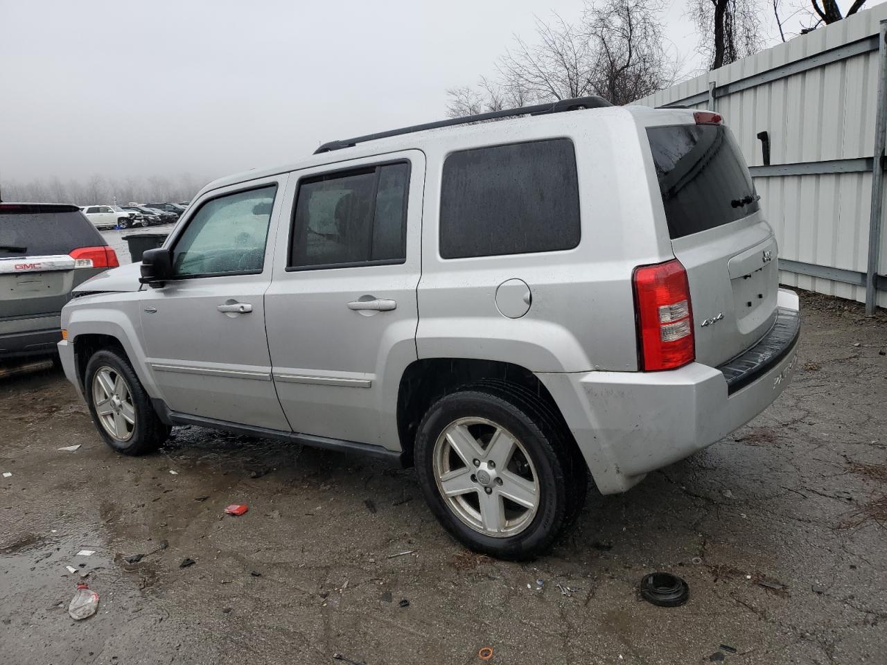 Obraz 2 z 2010 JEEP PATRIOT SPORT 2010 z VIN 1J4NF1GB6AD638100