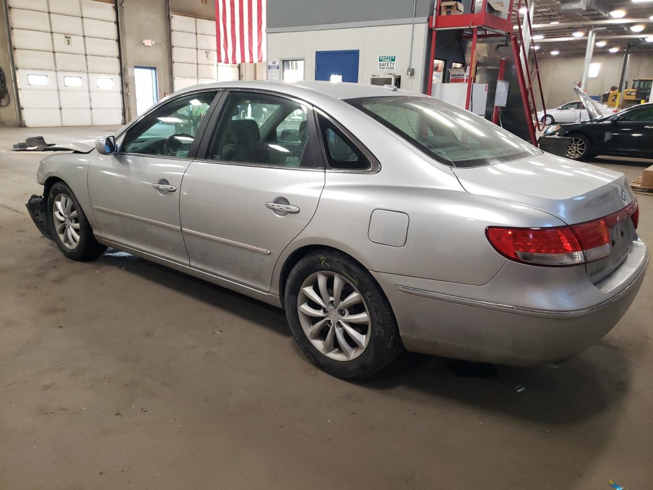 Obraz 2 z 2008 HYUNDAI AZERA SE 2008 z VIN KMHFC46F38A296430