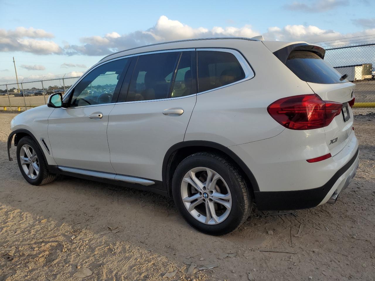 Изображение 2 2019 BMW X3 SDRIVE30I 2019 с VIN 5UXTR7C56KLF24985