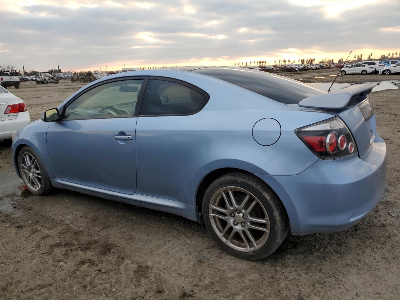 Obraz 2 z 2008 TOYOTA SCION TC  2008 z VIN JTKDE167180269996
