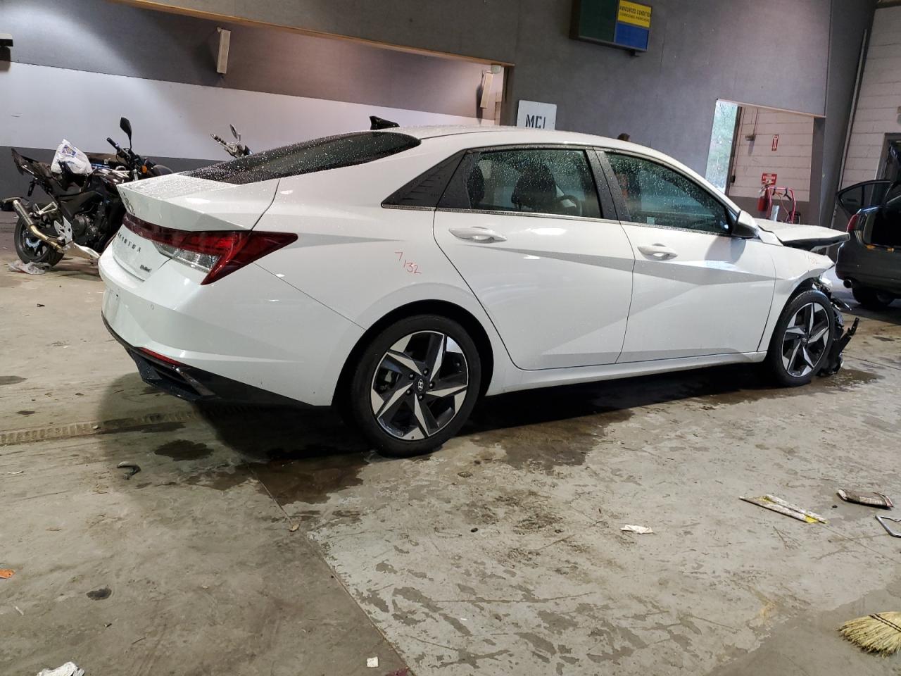 Obraz 3 z 2022 HYUNDAI ELANTRA LIMITED 2022 z VIN 5NPLP4AG5NH066713