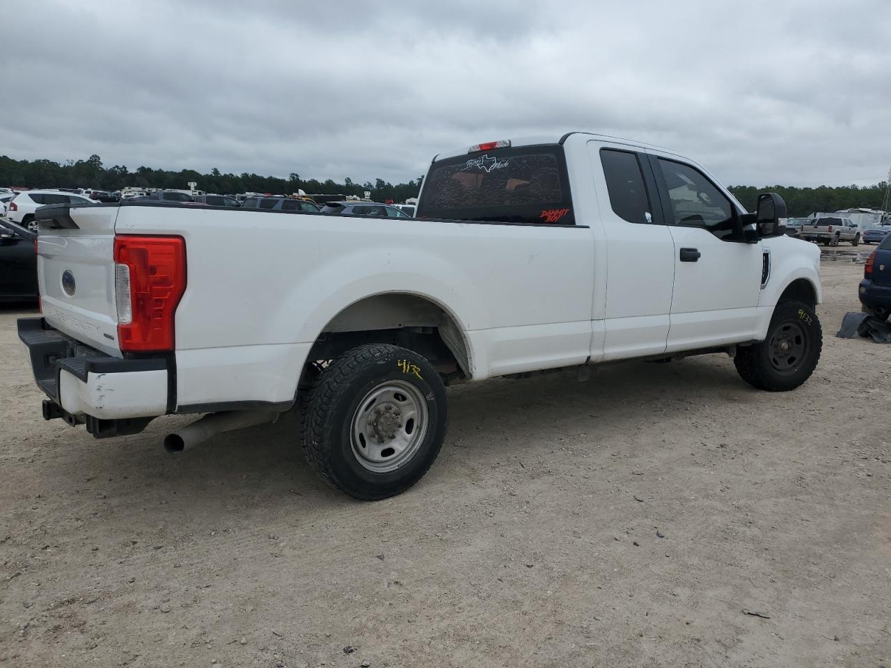 Image 3 of 2017 FORD F250 SUPER DUTY 2017 with VIN 1FT7X2A60HEE21028