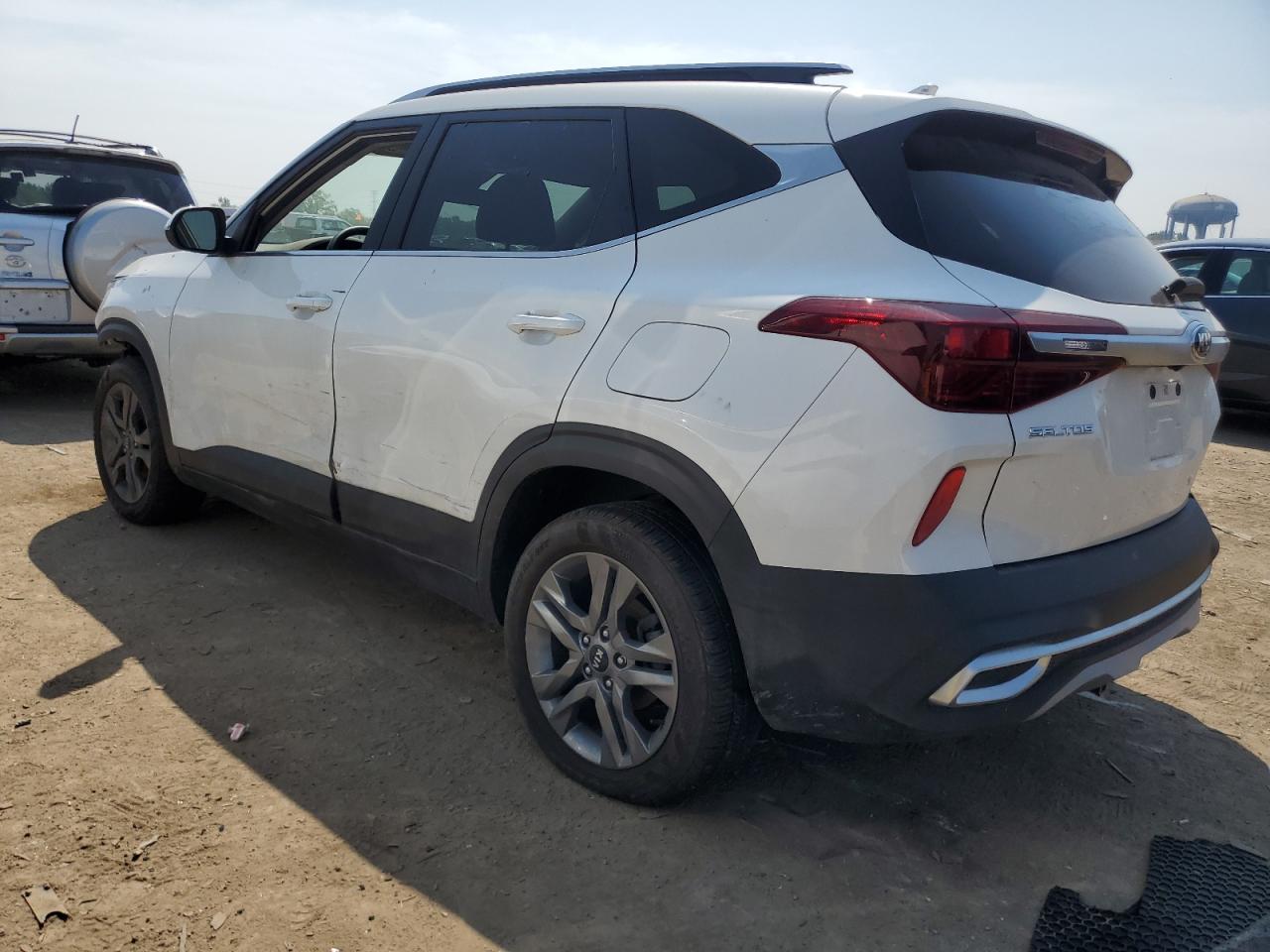 Изображение 2 2021 KIA SELTOS S 2021 с VIN KNDEU2AA8M7228645