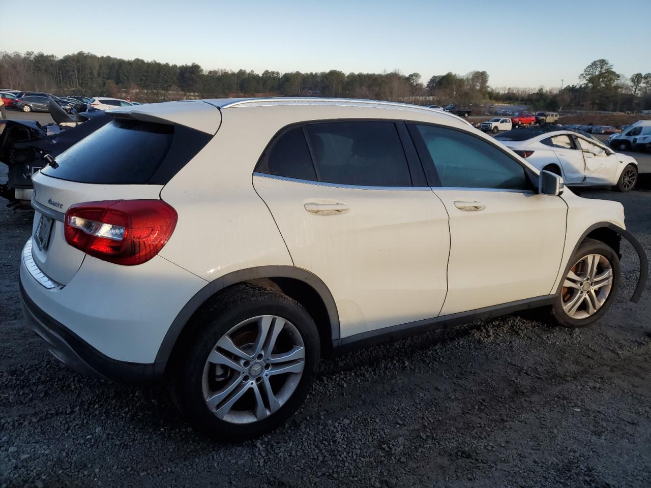 Image 3 of 2016 MERCEDES-BENZ GLA 250 4MATIC 2016 with VIN WDCTG4GB8GJ228401