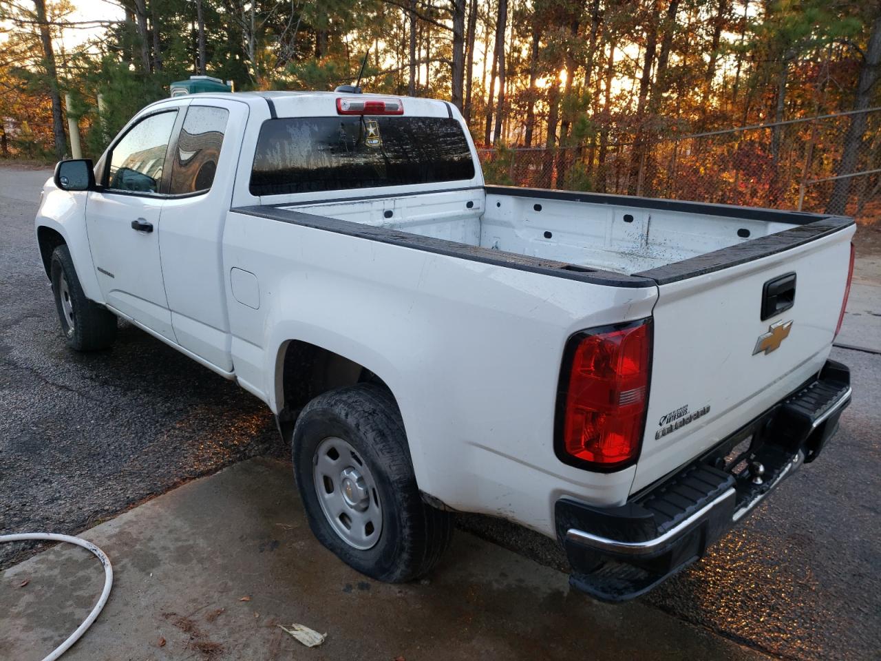 Image 2 of Chevrolet Colorado 2016 with VIN 1GCHSBEA2G1385849