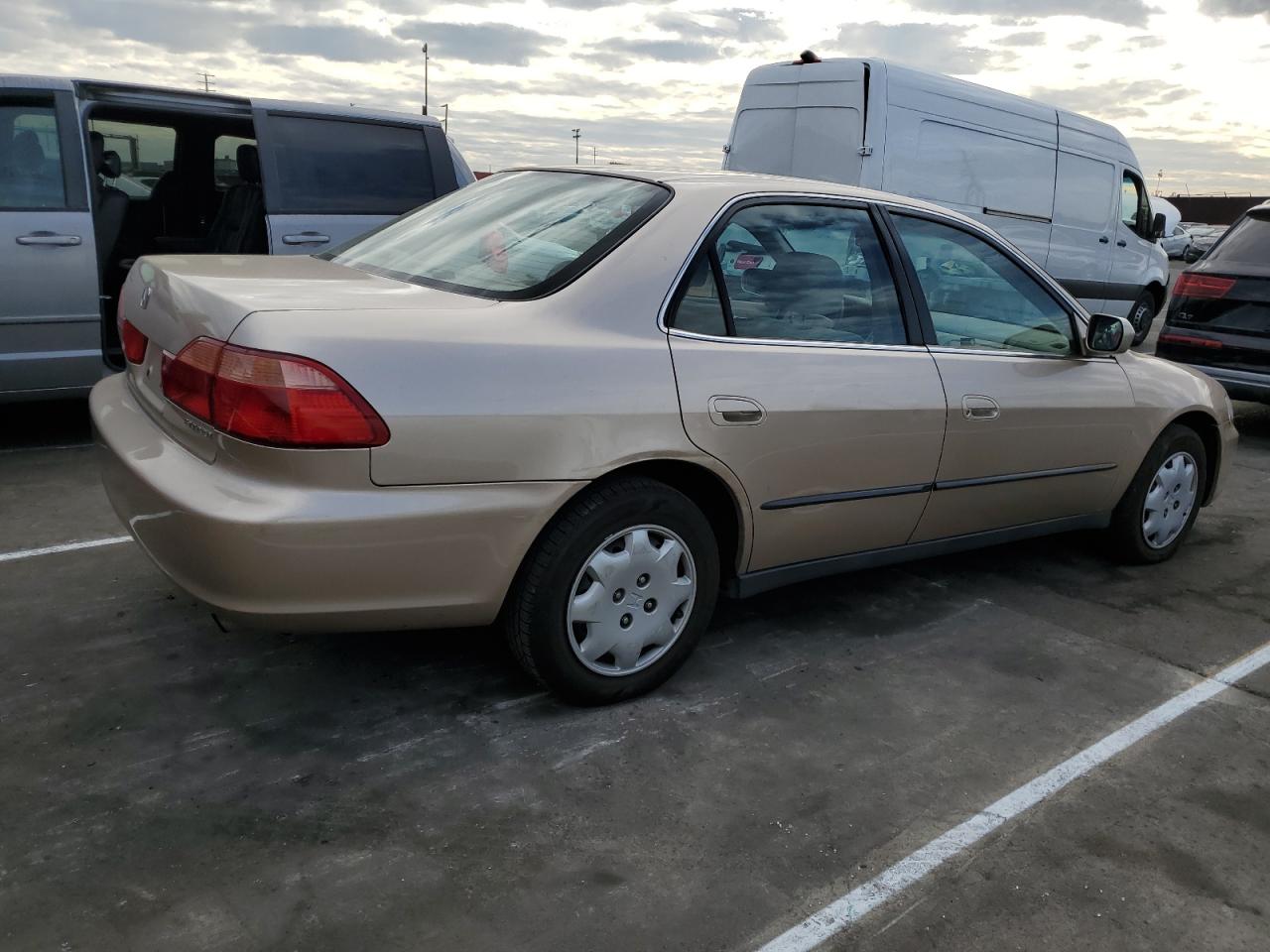 Obraz 3 z 2000 HONDA ACCORD LX 2000 z VIN JHMCG5645YC013481