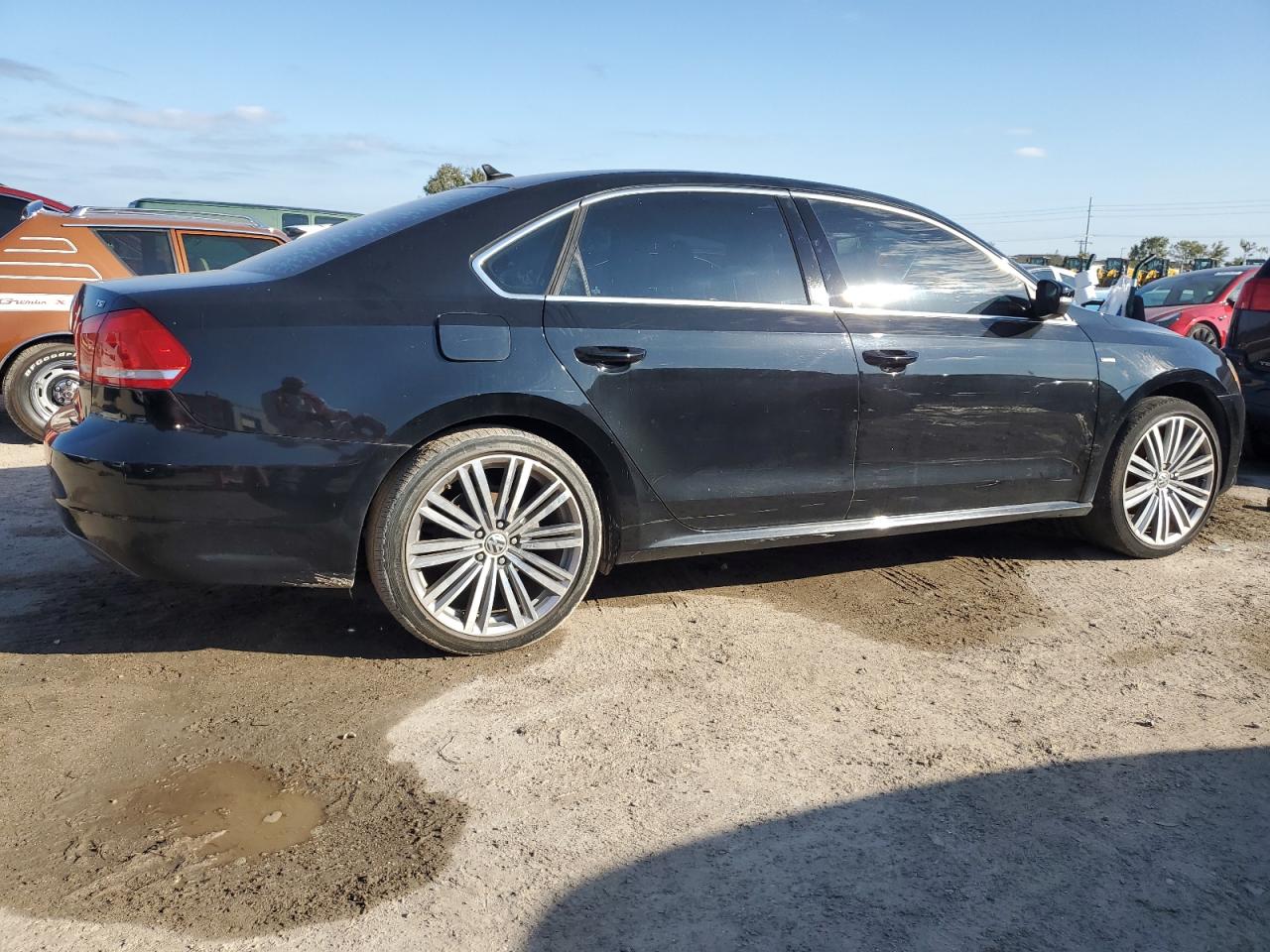 Изображение 3 2015 VOLKSWAGEN PASSAT S 2015 с VIN 1VWAT7A35FC097164