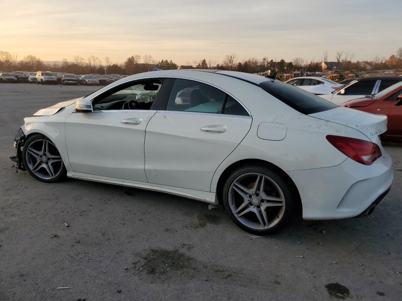 Image 2 of 2014 MERCEDES-BENZ CLA 250 2014 with VIN WDDSJ4EB5EN029548