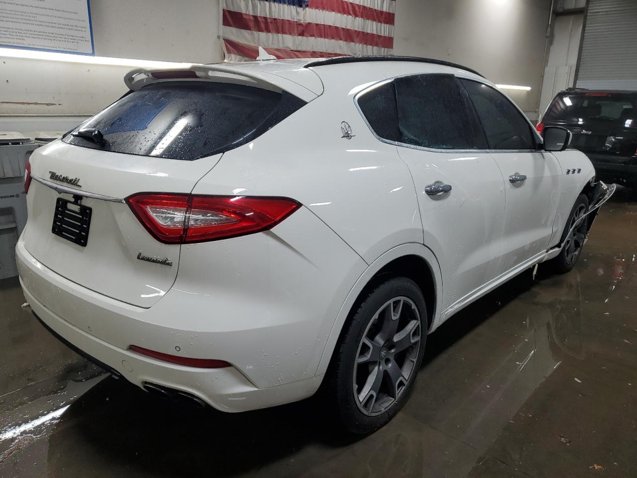 Obraz 3 z 2017 MASERATI LEVANTE SPORT 2017 z VIN ZN661XUS4HX228502