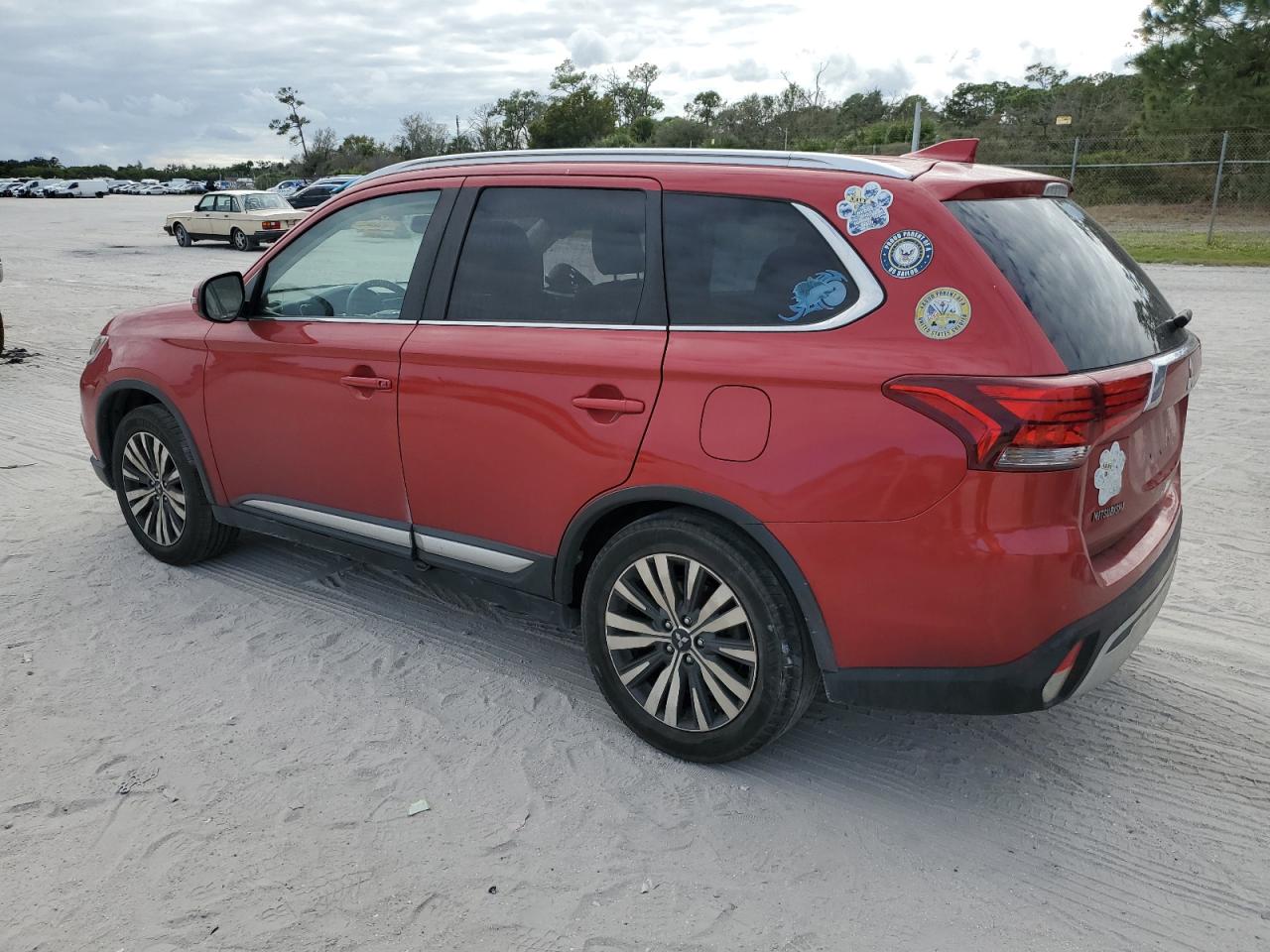 Изображение 2 2019 MITSUBISHI OUTLANDER SE 2019 с VIN JA4AZ3A35KZ022265