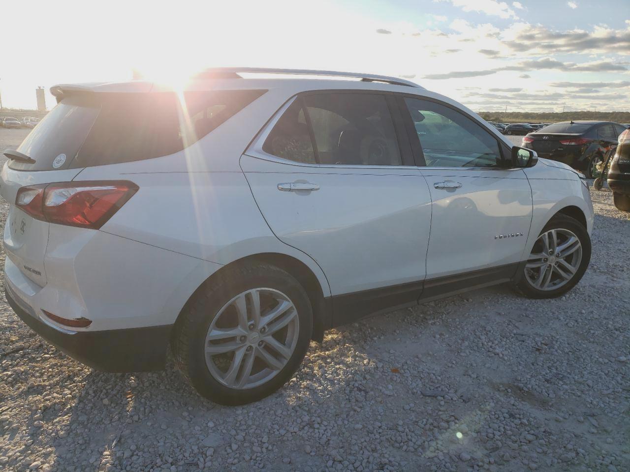 Изображение 3 2019 CHEVROLET EQUINOX PREMIER 2019 с VIN 2GNAXNEV0K6119377