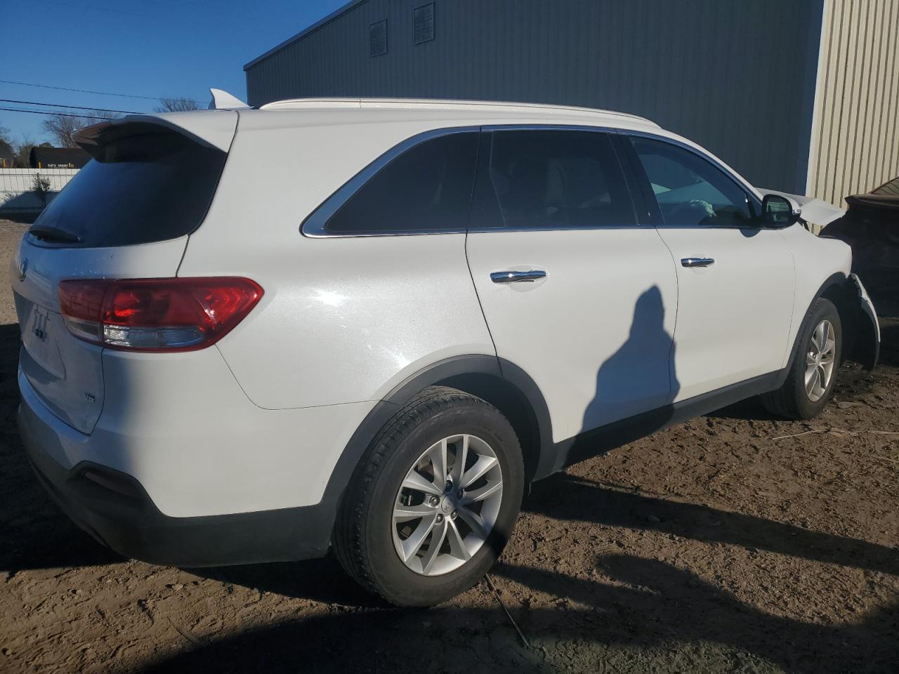 Изображение 3 2016 KIA SORENTO LX 2016 с VIN 5XYPG4A5XGG011586