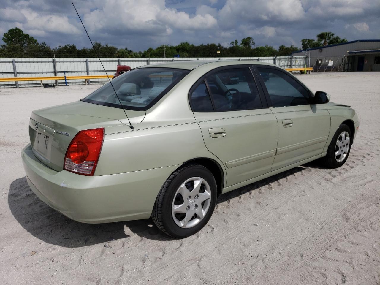 Image 3 of 2004 HYUNDAI ELANTRA GLS 2004 with VIN KMHDN46D24U721306