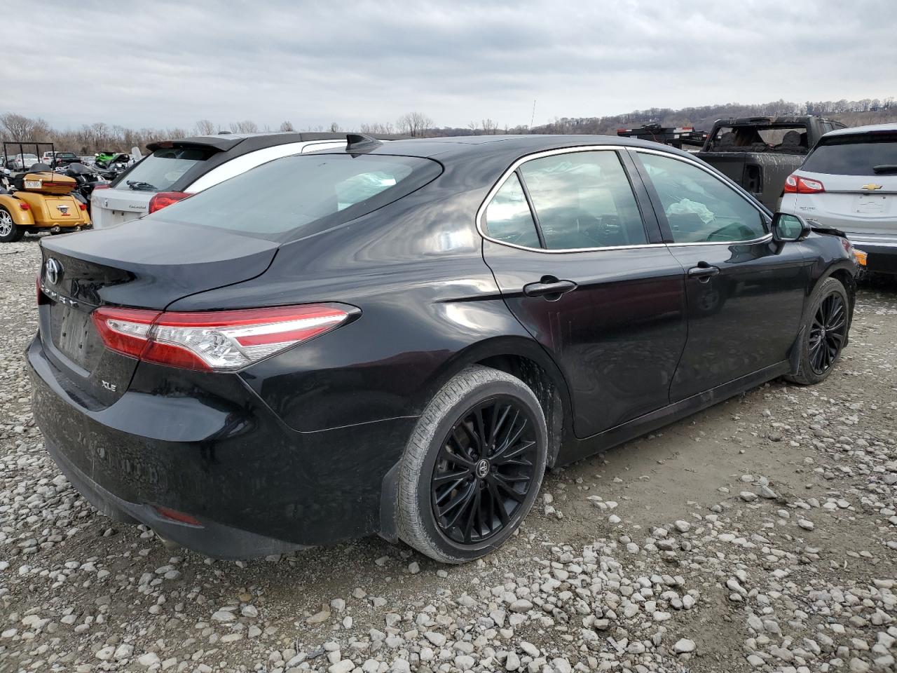 Obraz 3 z 2019 TOYOTA CAMRY L 2019 z VIN 4T1B11HK1KU740651