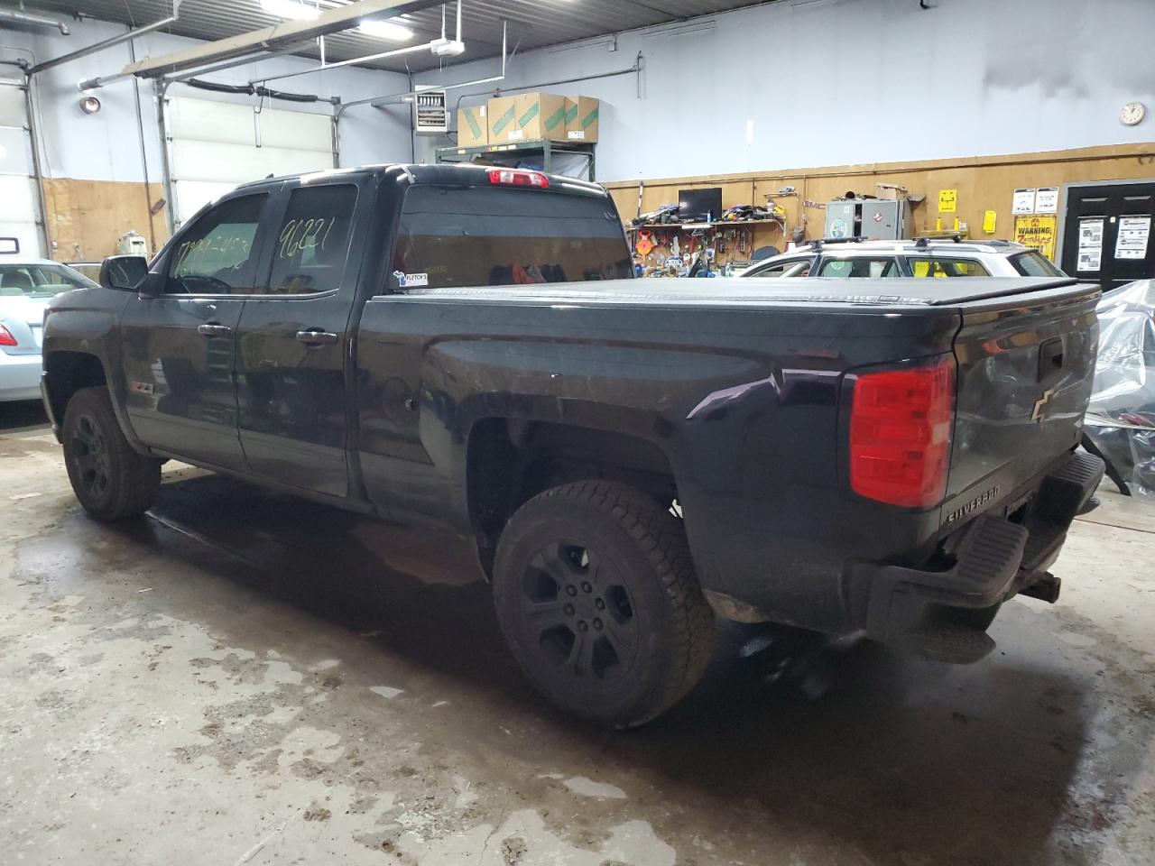 Image 2 of 2018 CHEVROLET SILVERADO K1500 LT 2018 with VIN 1GCVKREC8JZ104918