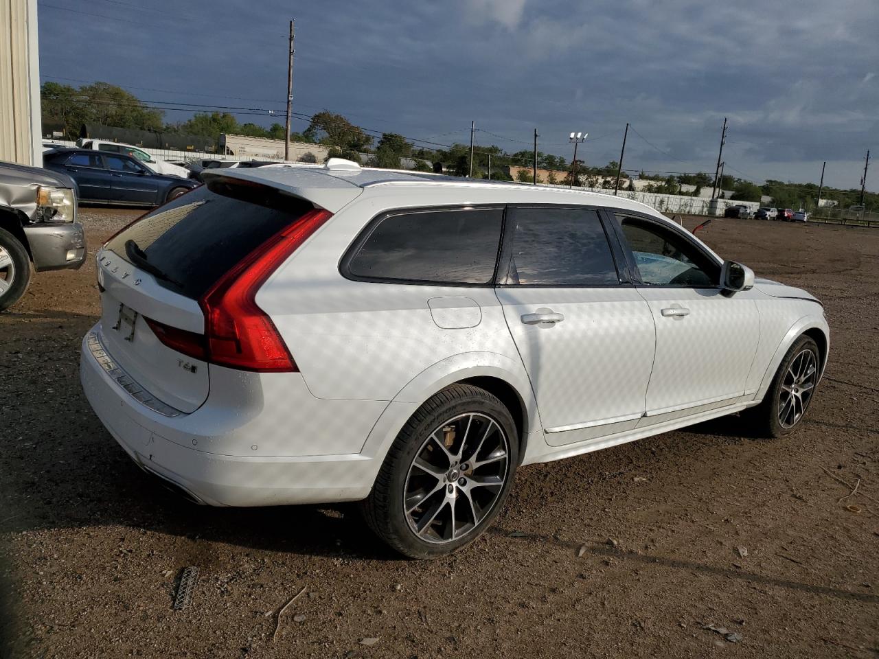 Image 3 of 2018 VOLVO V90 CROSS COUNTRY T6 INSCRIPTION 2018 with VIN YV4A22NLXJ1023808