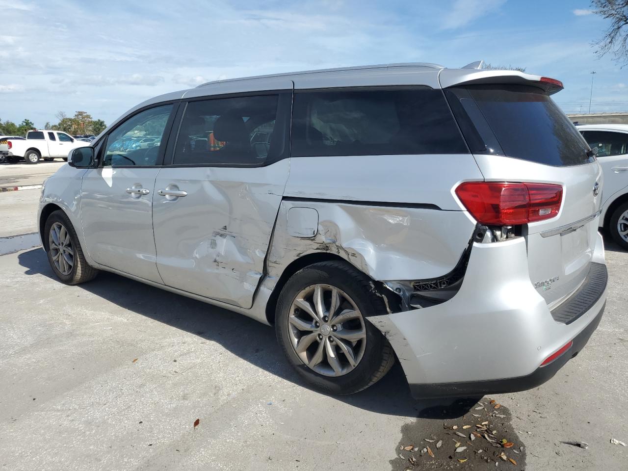 Изображение 2 2019 KIA SEDONA LX 2019 с VIN KNDMB5C13K6511991