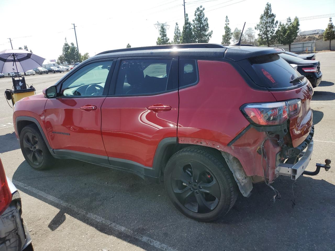 Image 2 of 2019 JEEP COMPASS LATITUDE 2019 with VIN 3C4NJCBB1KT692228