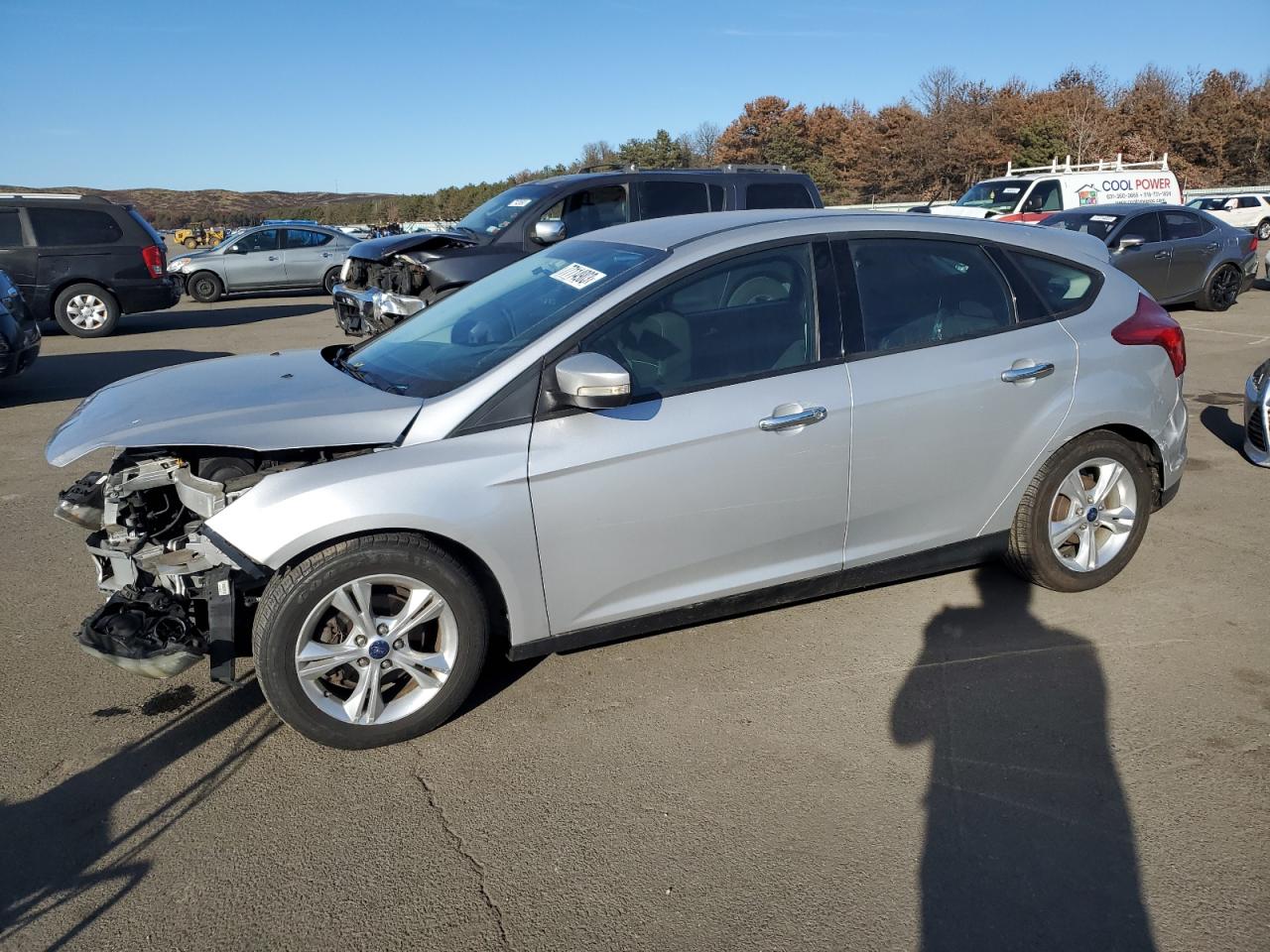 Image 1 of 2014 FORD FOCUS SE 2014 with VIN 1FADP3K2XEL333055