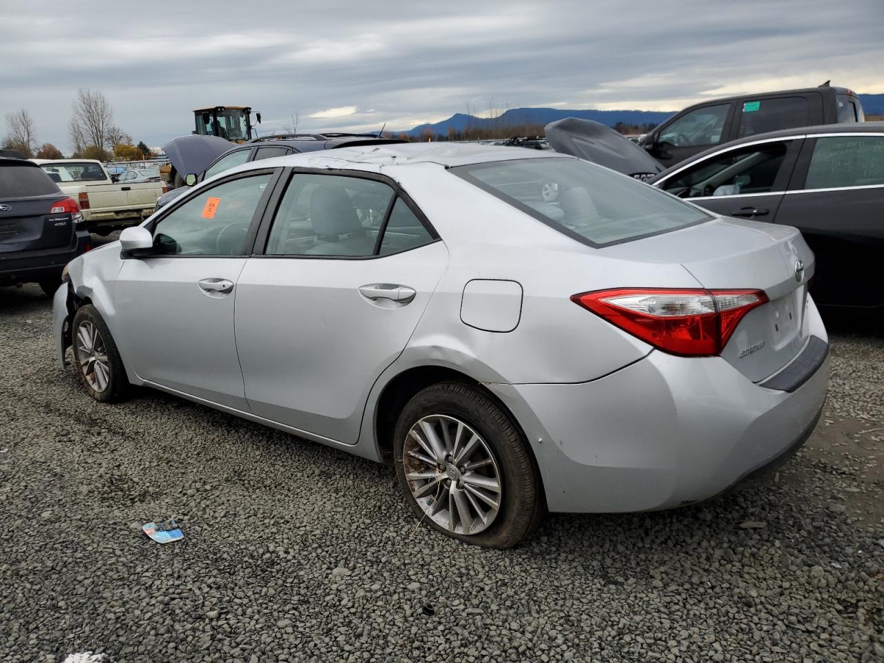 Image 2 of 2015 TOYOTA COROLLA L 2015 with VIN 5YFBURHE1FP182503