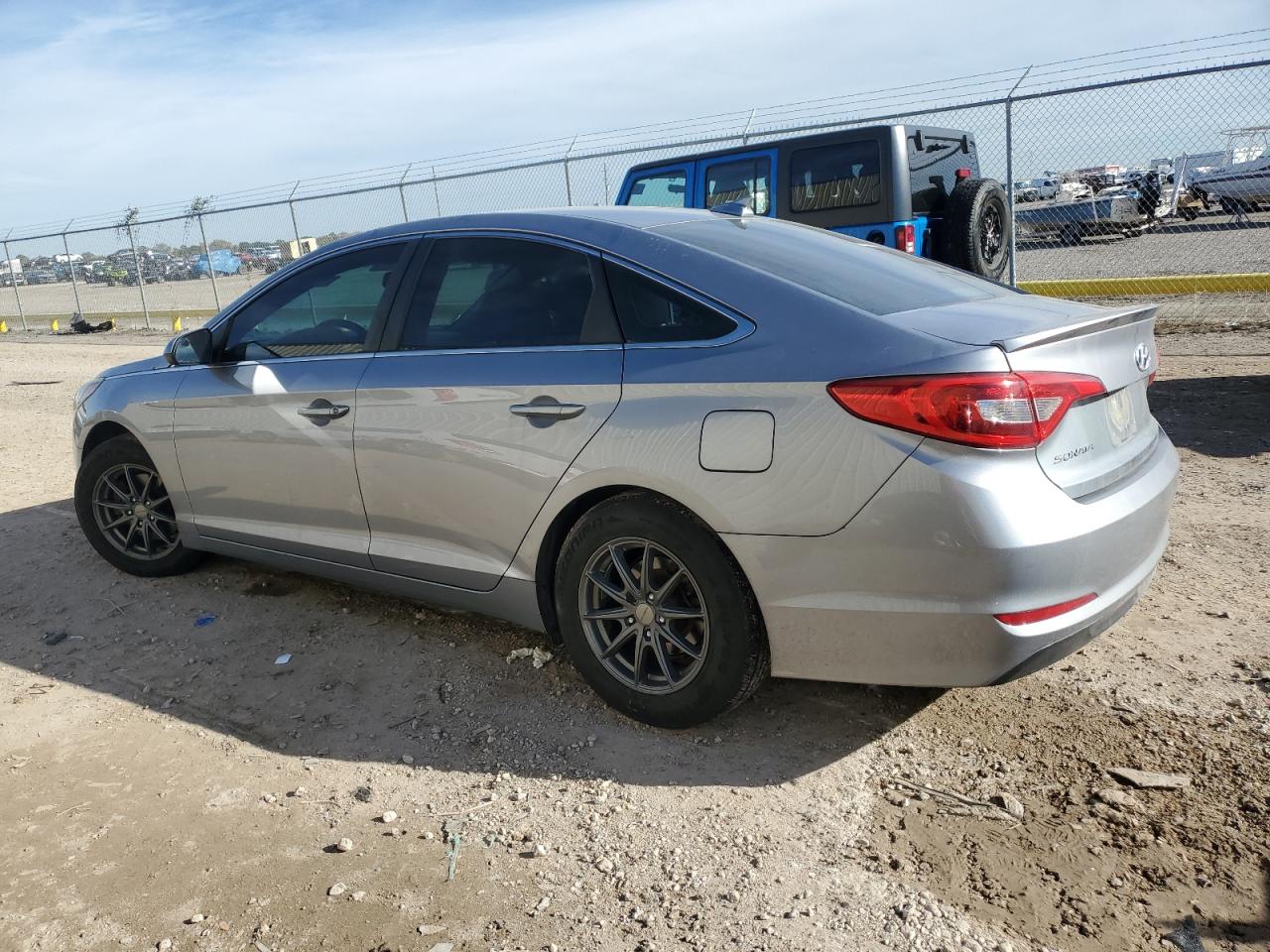 Изображение 2 2016 HYUNDAI SONATA SE 2016 с VIN 5NPE24AF3GH266278