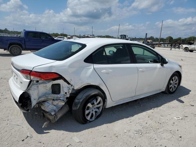 Image 3 of 2020 TOYOTA COROLLA LE 2020 with VIN 5YFEPRAE3LP068612