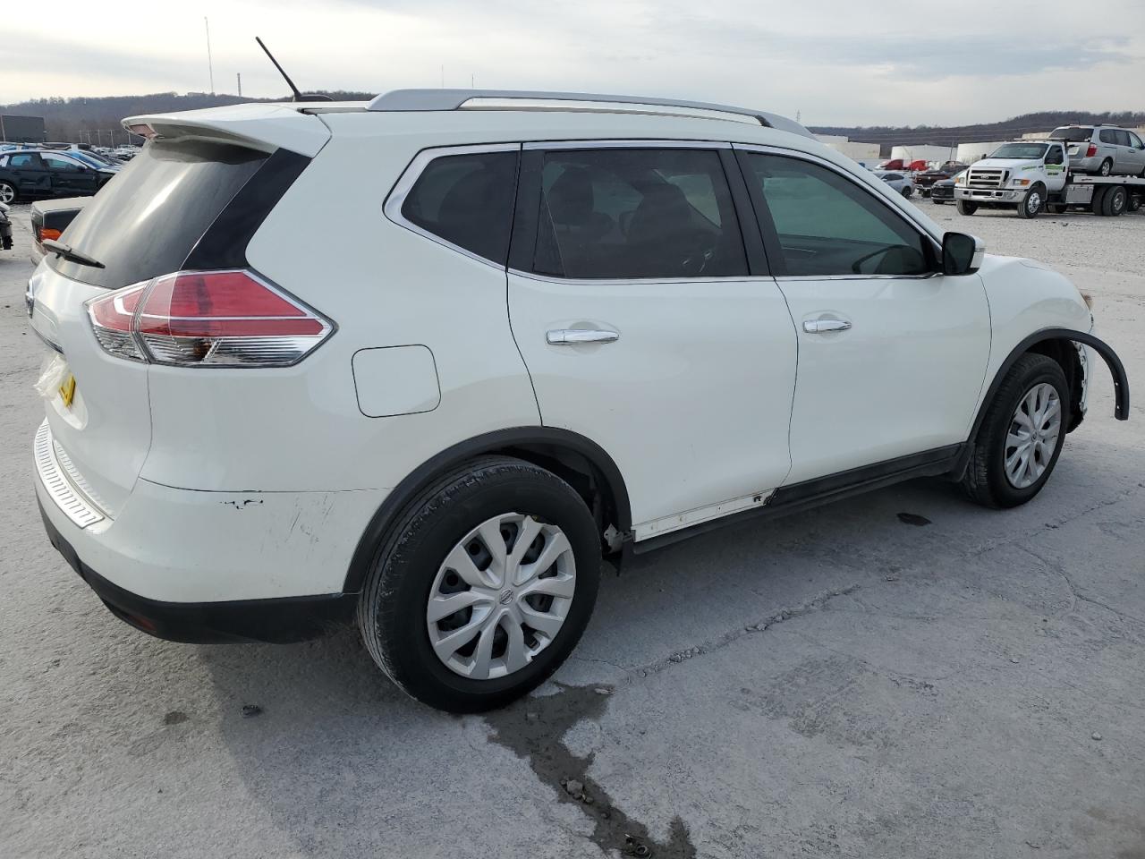 Image 3 of 2016 NISSAN ROGUE S 2016 with VIN 5N1AT2MN0GC829300