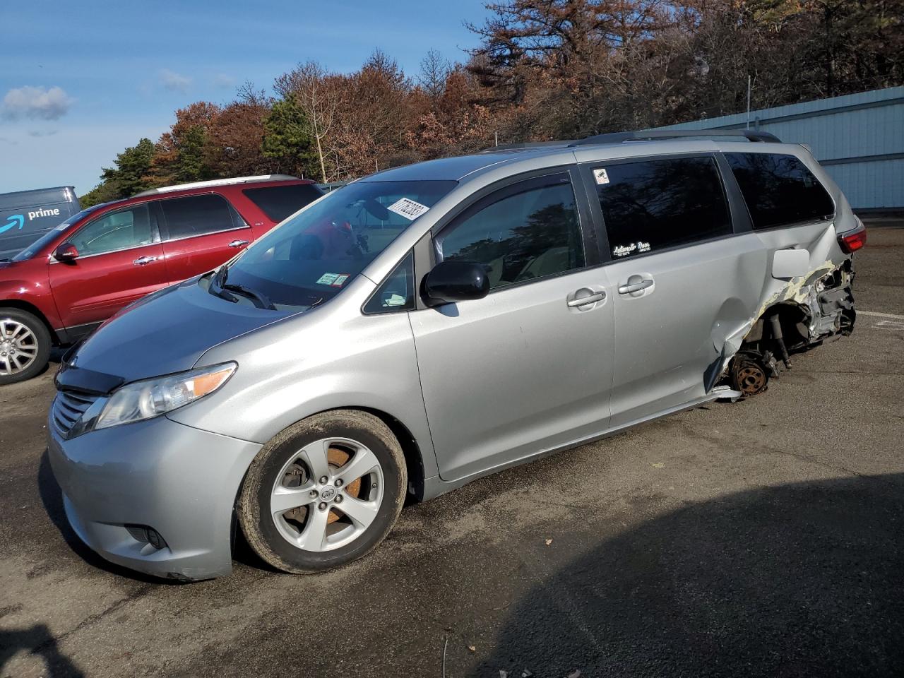 Изображение 1 2015 TOYOTA SIENNA LE 2015 с VIN 5TDKK3DC1FS555893
