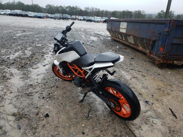 Image 3 of 2020 KTM 390 DUKE 2020 with VIN MD2JPJ404LC272032