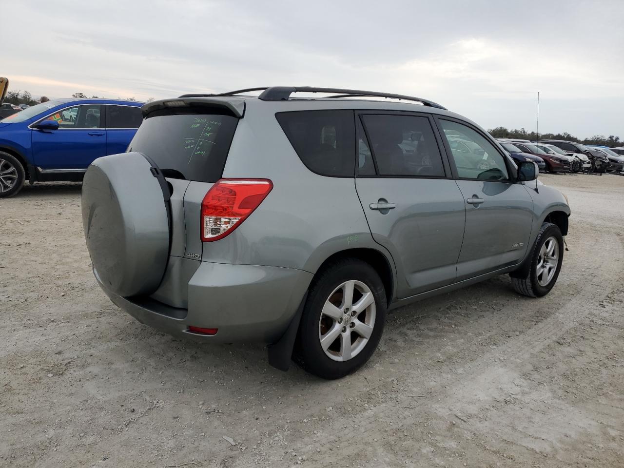 Изображение 3 2006 TOYOTA RAV4 LIMITED 2006 с VIN JTMBK31V965003151