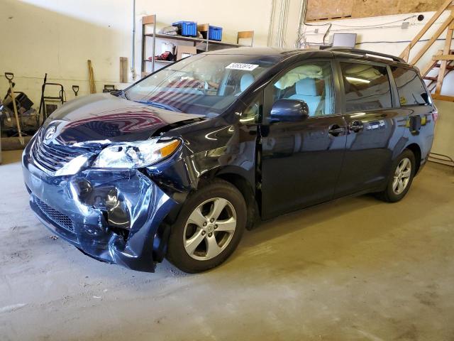 Obraz 1 z 2015 TOYOTA SIENNA LE 2015 z VIN 5TDKK3DC5FS682887