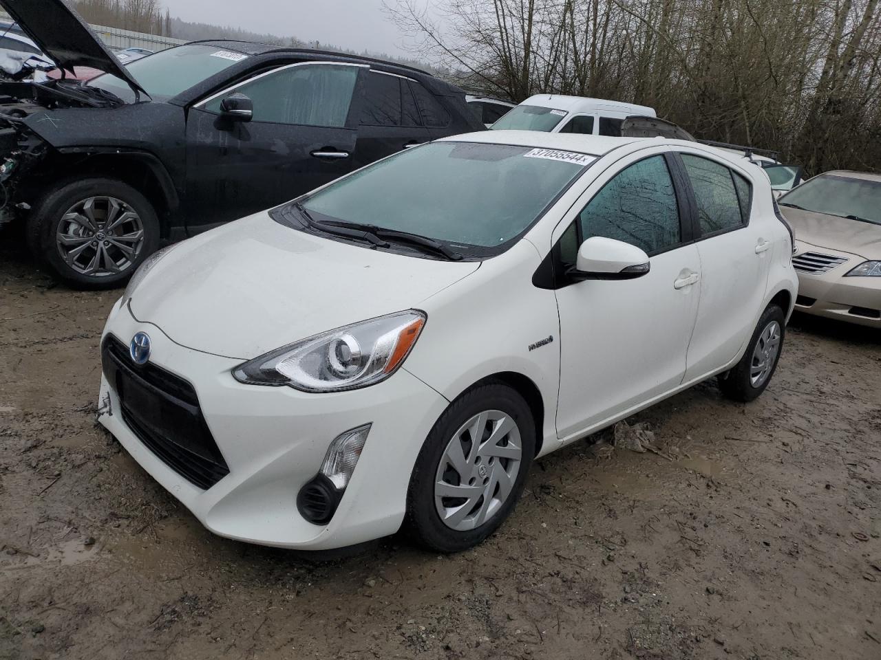 Image 1 of 2015 TOYOTA PRIUS C  2015 with VIN JTDKDTB32F1577461