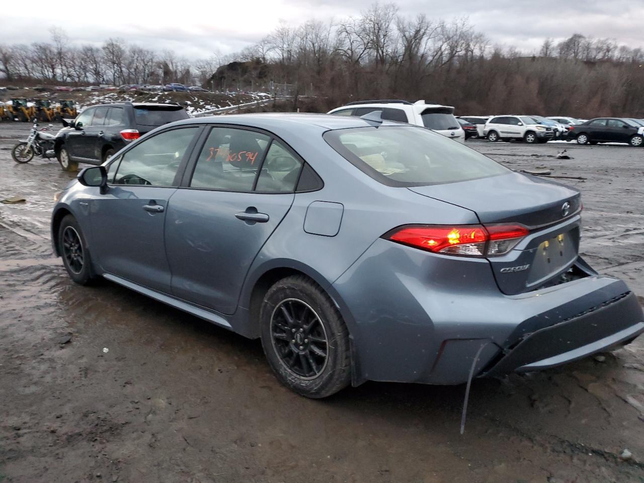 Obraz 2 z 2021 TOYOTA COROLLA LE 2021 z VIN JTDEAMDE4MJ009686