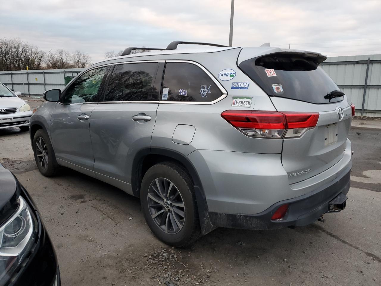 Изображение 2 2017 TOYOTA HIGHLANDER SE 2017 с VIN 5TDJZRFH9HS406671