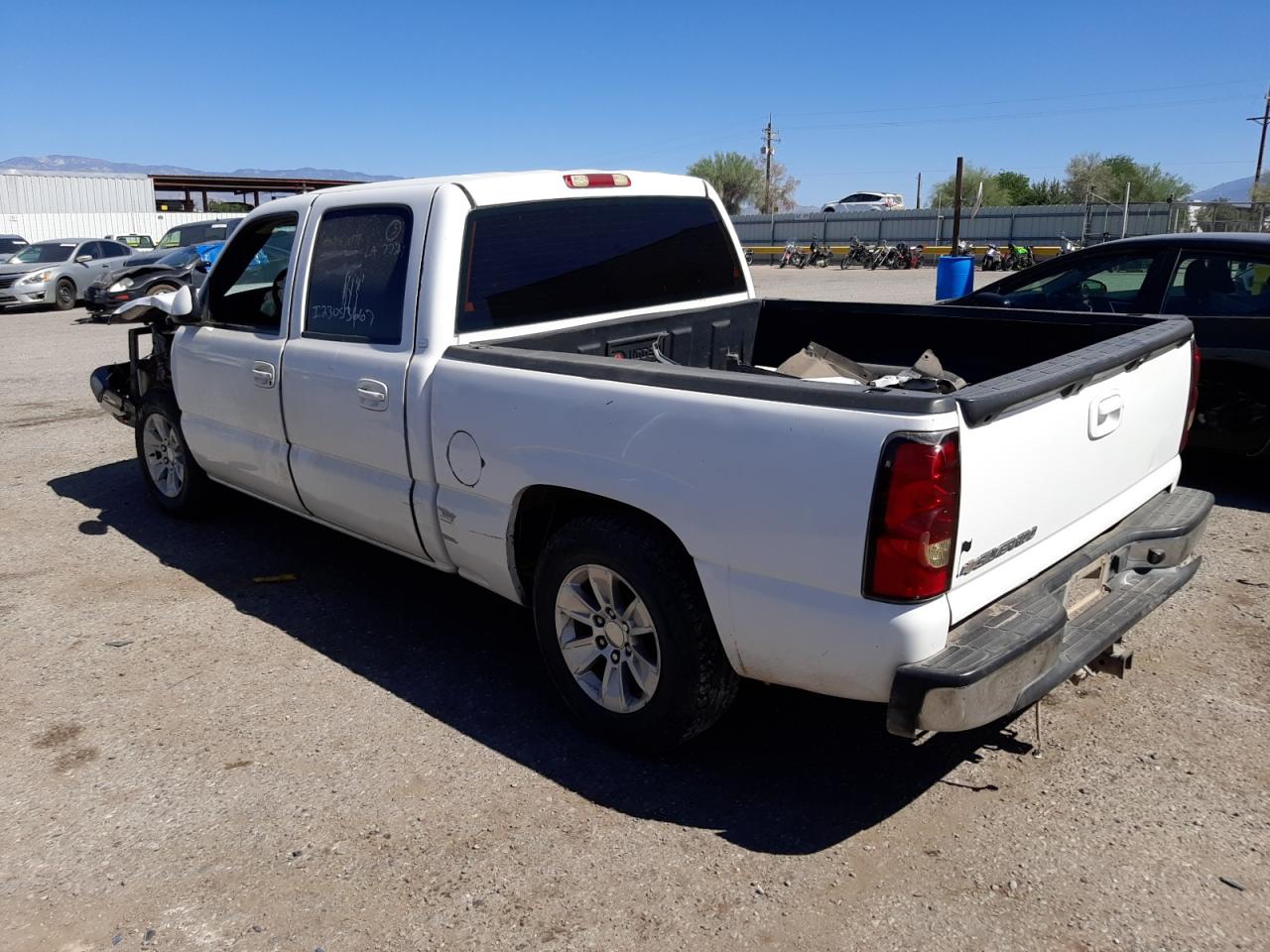 Image 2 of 2005 CHEVROLET SILVERADO C1500 2005 with VIN 2GCEC13T051245899