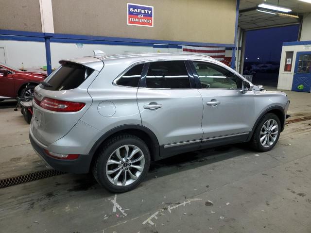 Image 3 of 2019 LINCOLN MKC SELECT 2019 with VIN 5LMCJ2D98KUL42928