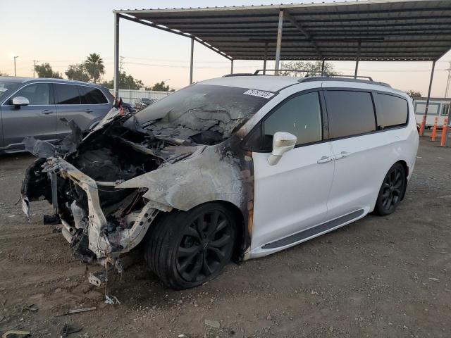 Image 1 of 2018 CHRYSLER PACIFICA TOURING L 2018 with VIN 2C4RC1BG3JR260432