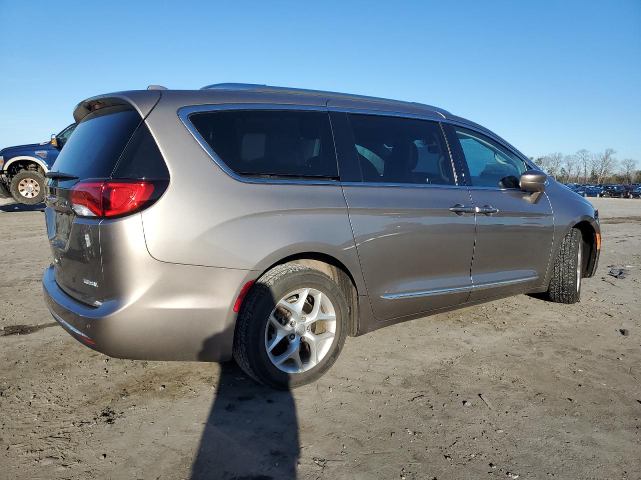 Изображение 3 2018 CHRYSLER PACIFICA TOURING L PLUS 2018 с VIN 2C4RC1EG2JR234500