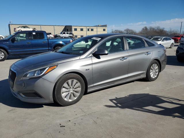 Image 1 of 2017 HYUNDAI SONATA HYBRID 2017 with VIN KMHE24L16HA055517