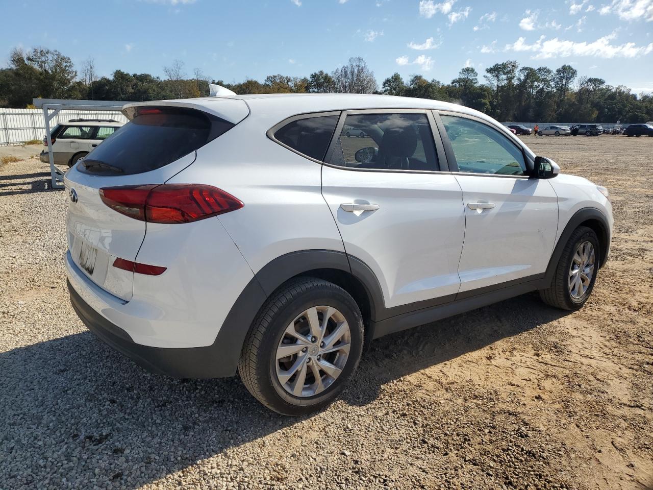 Изображение 3 2019 HYUNDAI TUCSON SE 2019 с VIN KM8J23A45KU933336