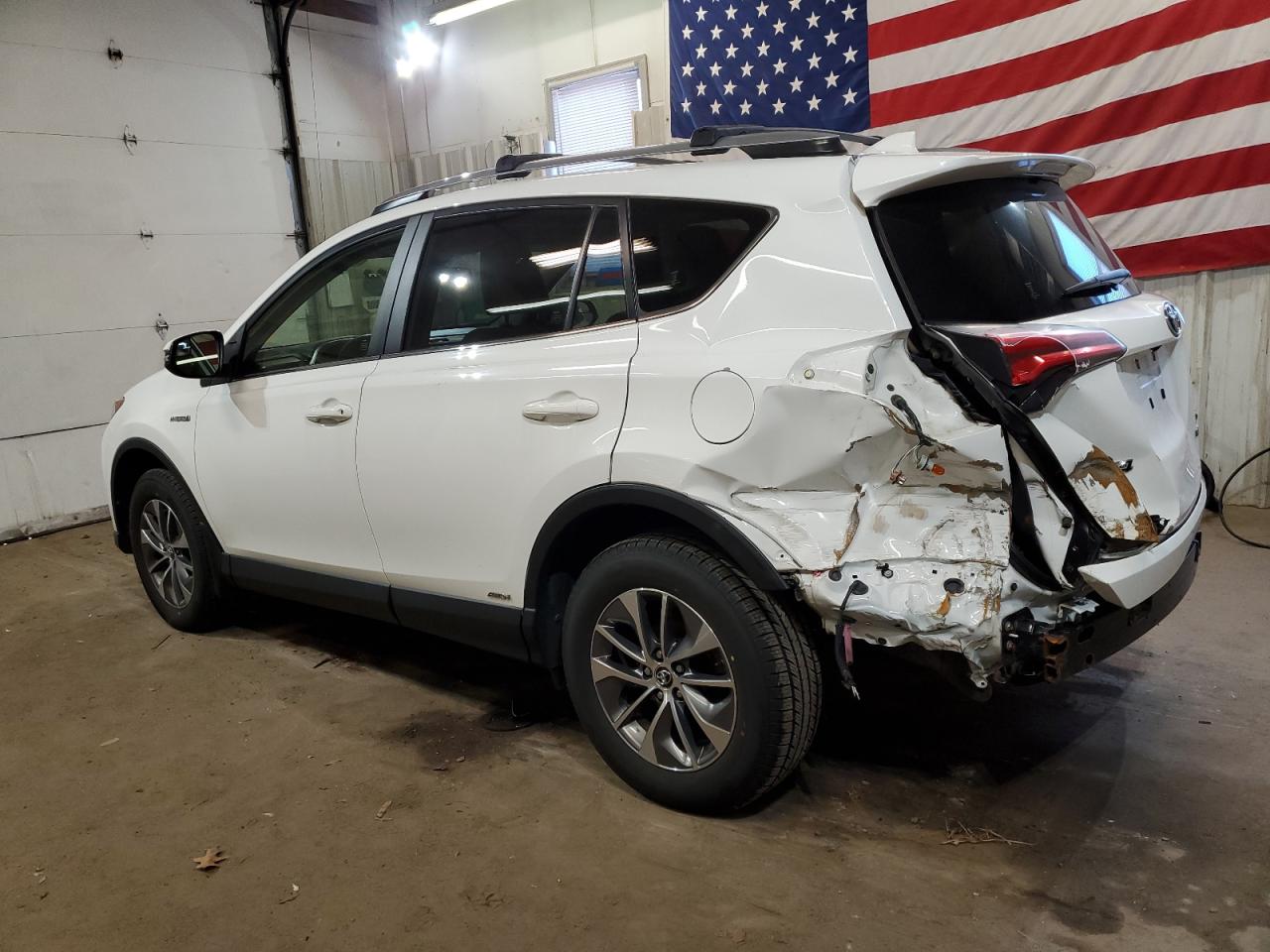Image 2 of 2017 TOYOTA RAV4 HV LE 2017 with VIN JTMRJREV2HD092441