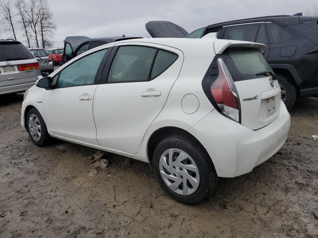 Image 2 of 2015 TOYOTA PRIUS C  2015 with VIN JTDKDTB32F1577461