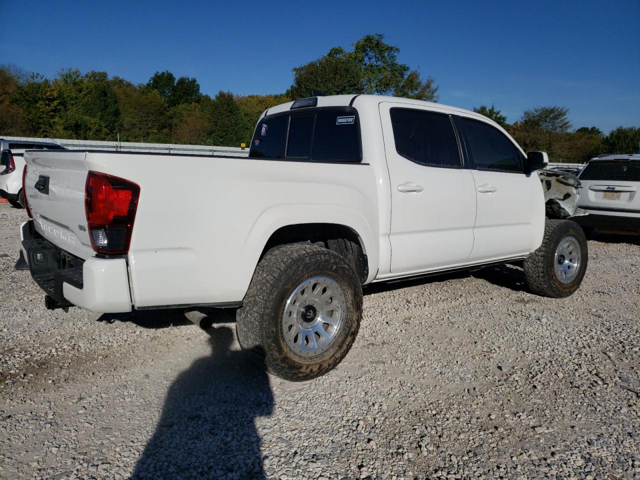 Obraz 3 z 2019 TOYOTA TACOMA DOUBLE CAB 2019 z VIN 5TFCZ5ANXKX194587