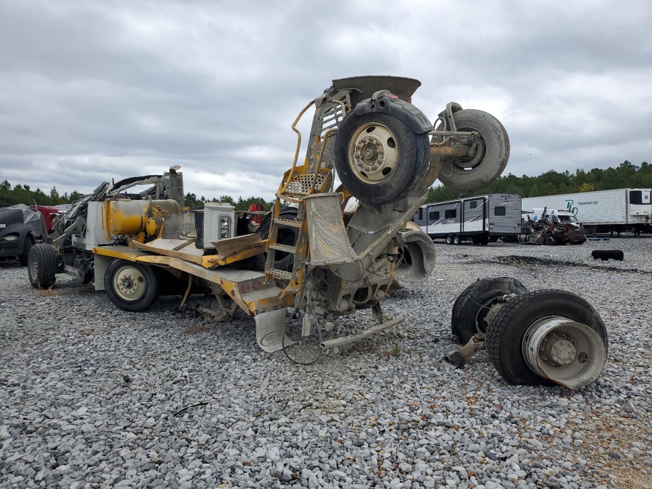 Image 3 of 2009 KENWORTH CONSTRUCTION W900 2009 with VIN 1NKWX0EX69J249677