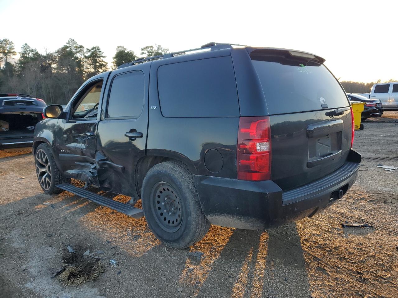 Obraz 2 z 2007 CHEVROLET TAHOE C1500 2007 z VIN 1GNFC13JX7R406277